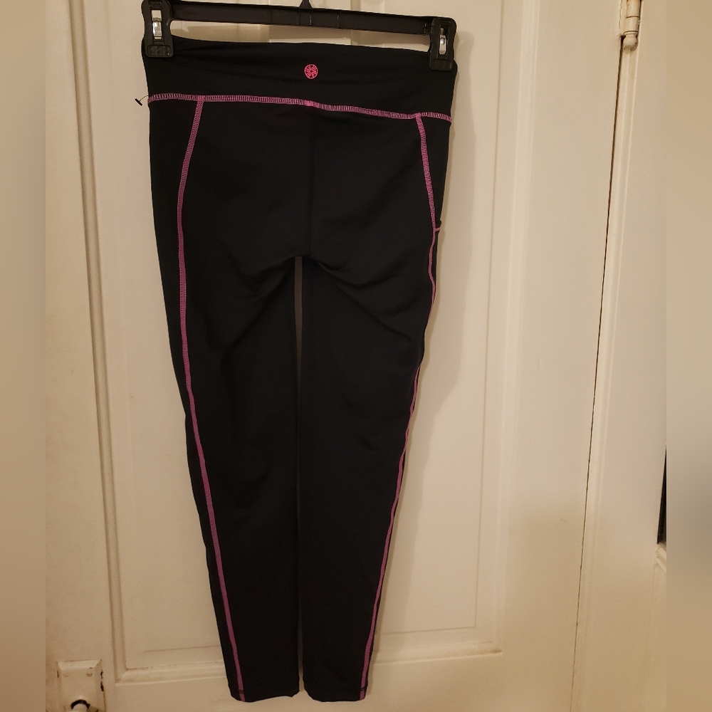 Lilly Pulitzer Luxletic Weekender Leggings with Pink Accents - Picture 3 of 6
